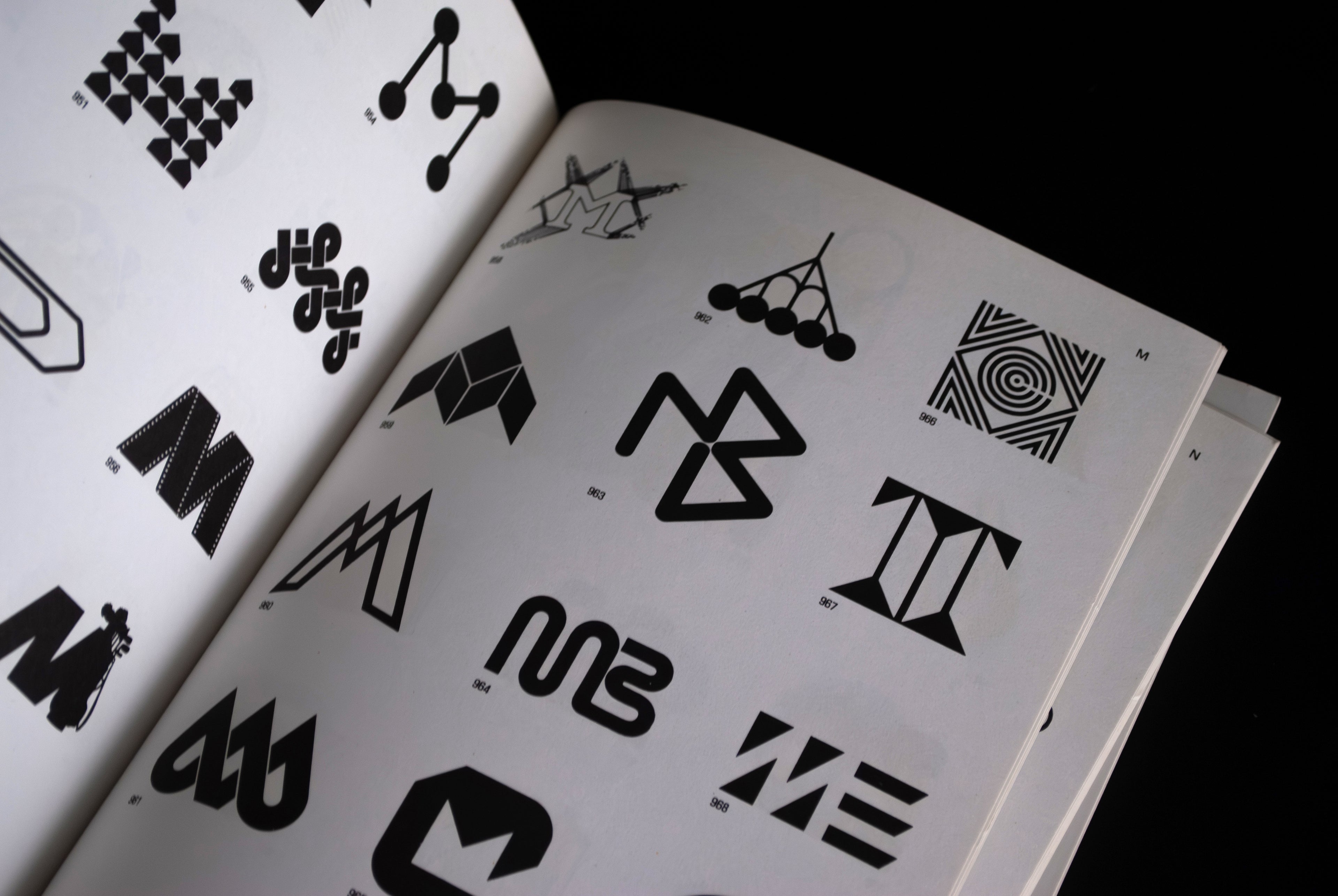 Trademarks & Symbols of the World: Volume 1: The Alphabet in Design