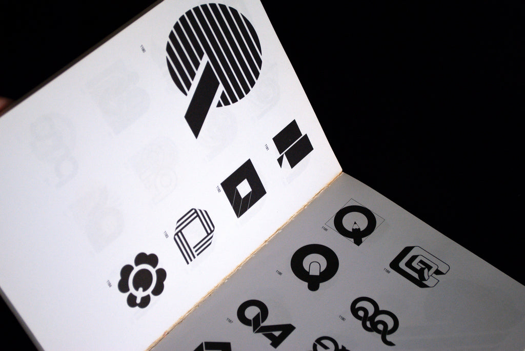 Trademarks & Symbols of the World: Volume 1: The Alphabet in Design